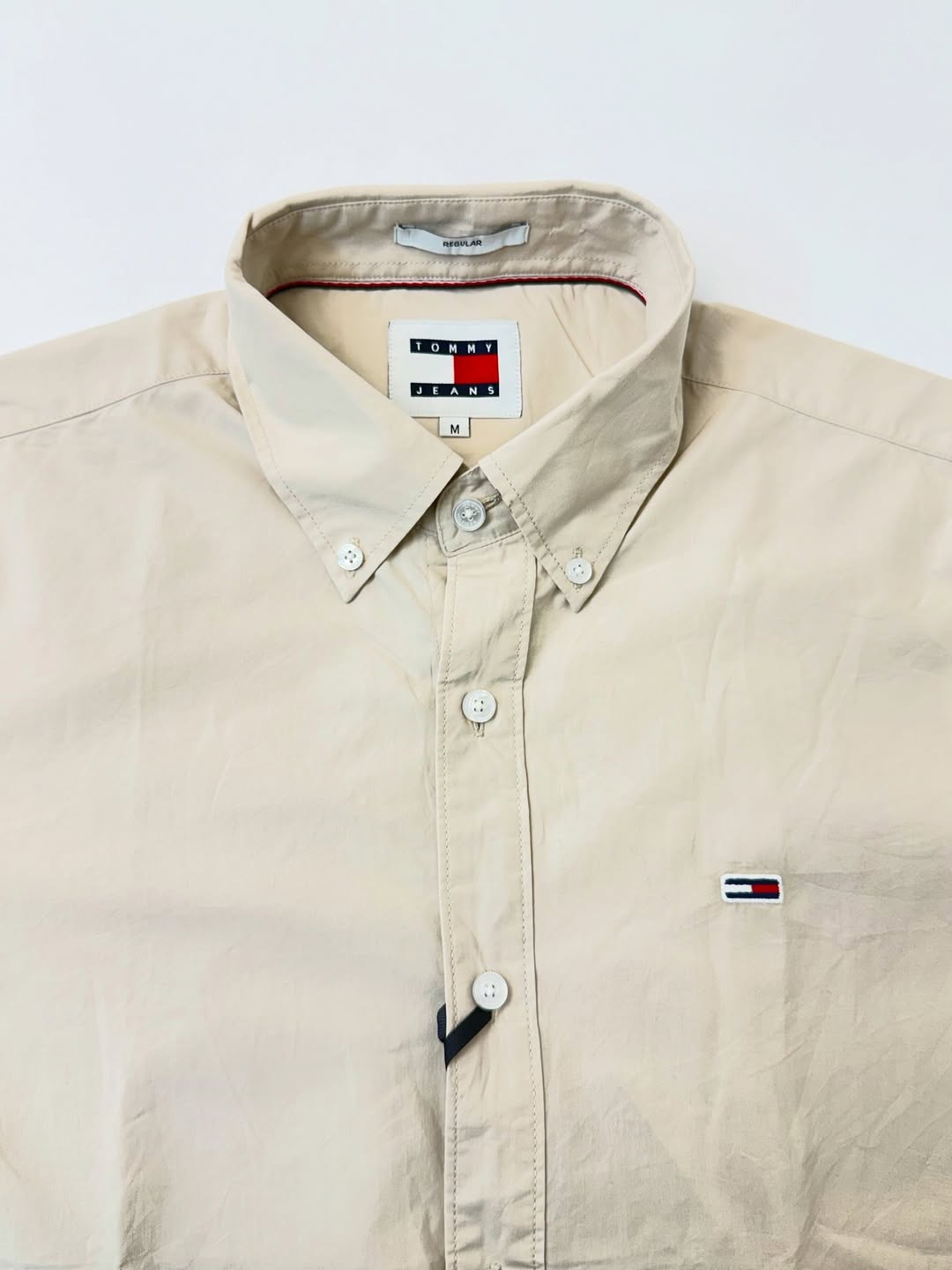Tommy Jeans Heritage Essential Button-Down Shirt – Sand Beige