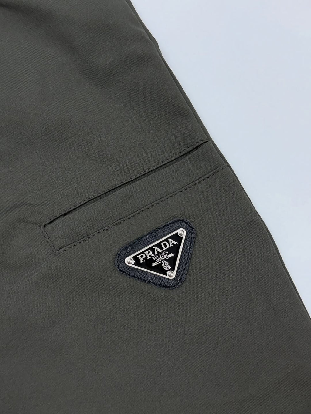 Men's Everyday Comfort Cargo-Style Shorts