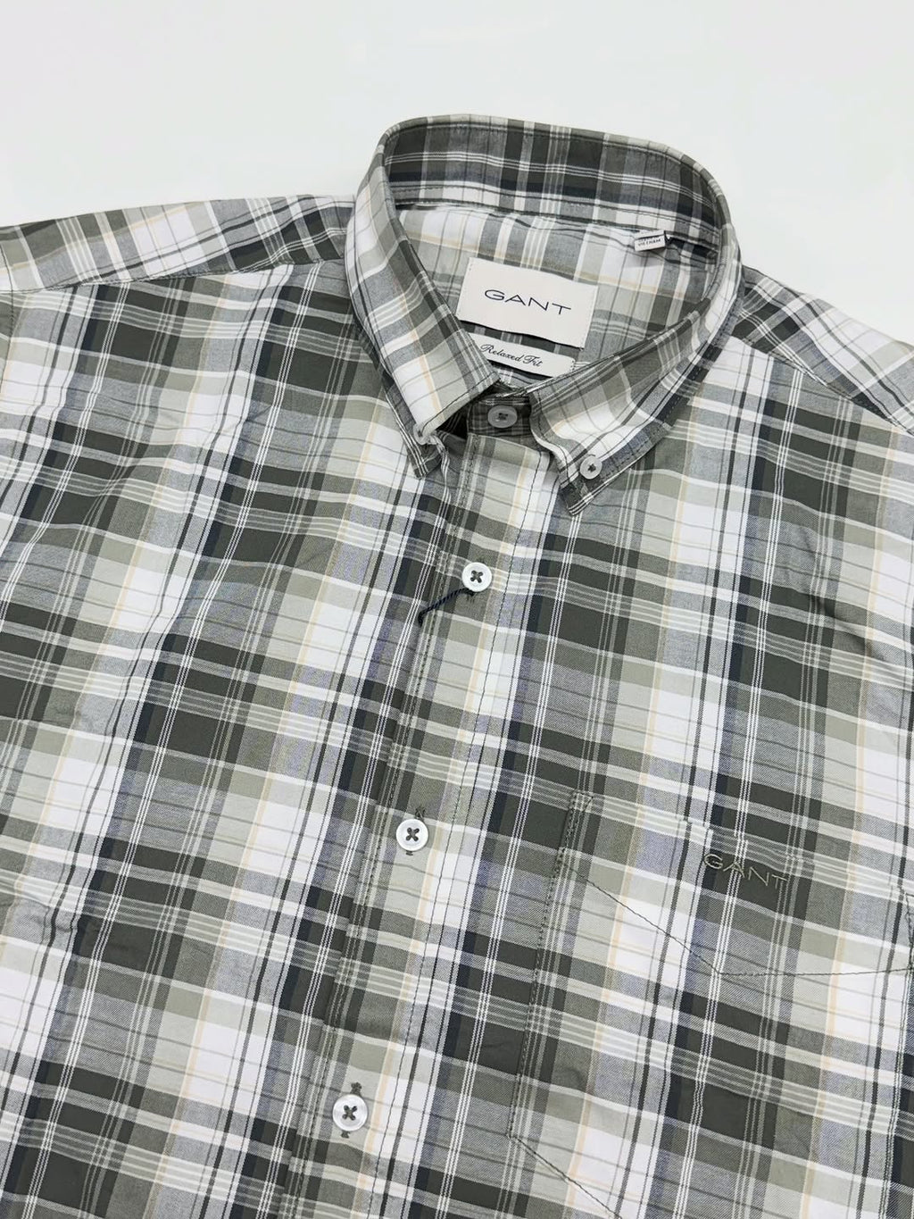 Men’s Classic Plaid Button-Down Shirt – Olive & Cream