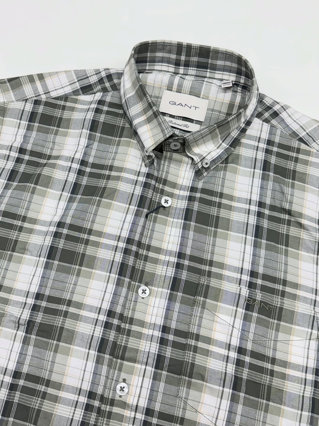 Men’s Classic Plaid Button-Down Shirt – Olive & Cream